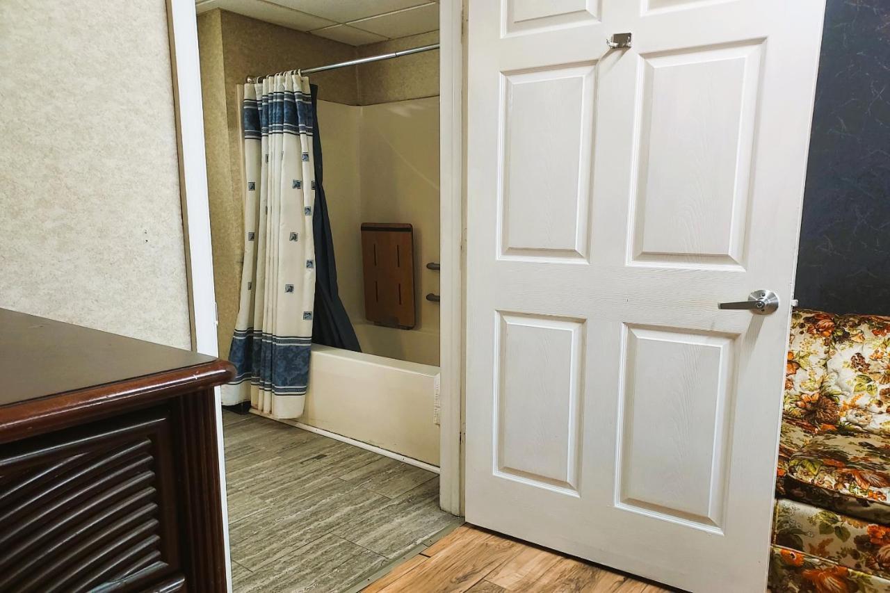Studio Inn And Suites Galloway Eksteriør billede